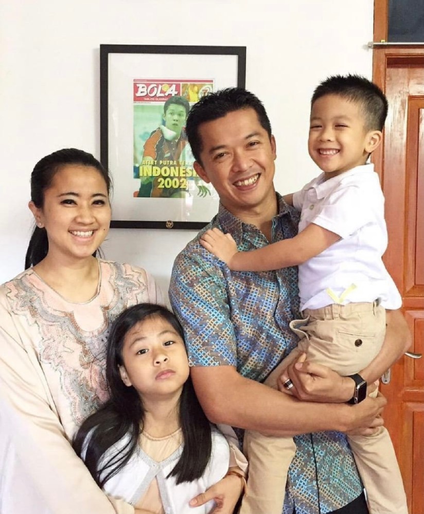 英格兰羽毛球队绝地反击印尼羽毛球队，陶菲克统治全场