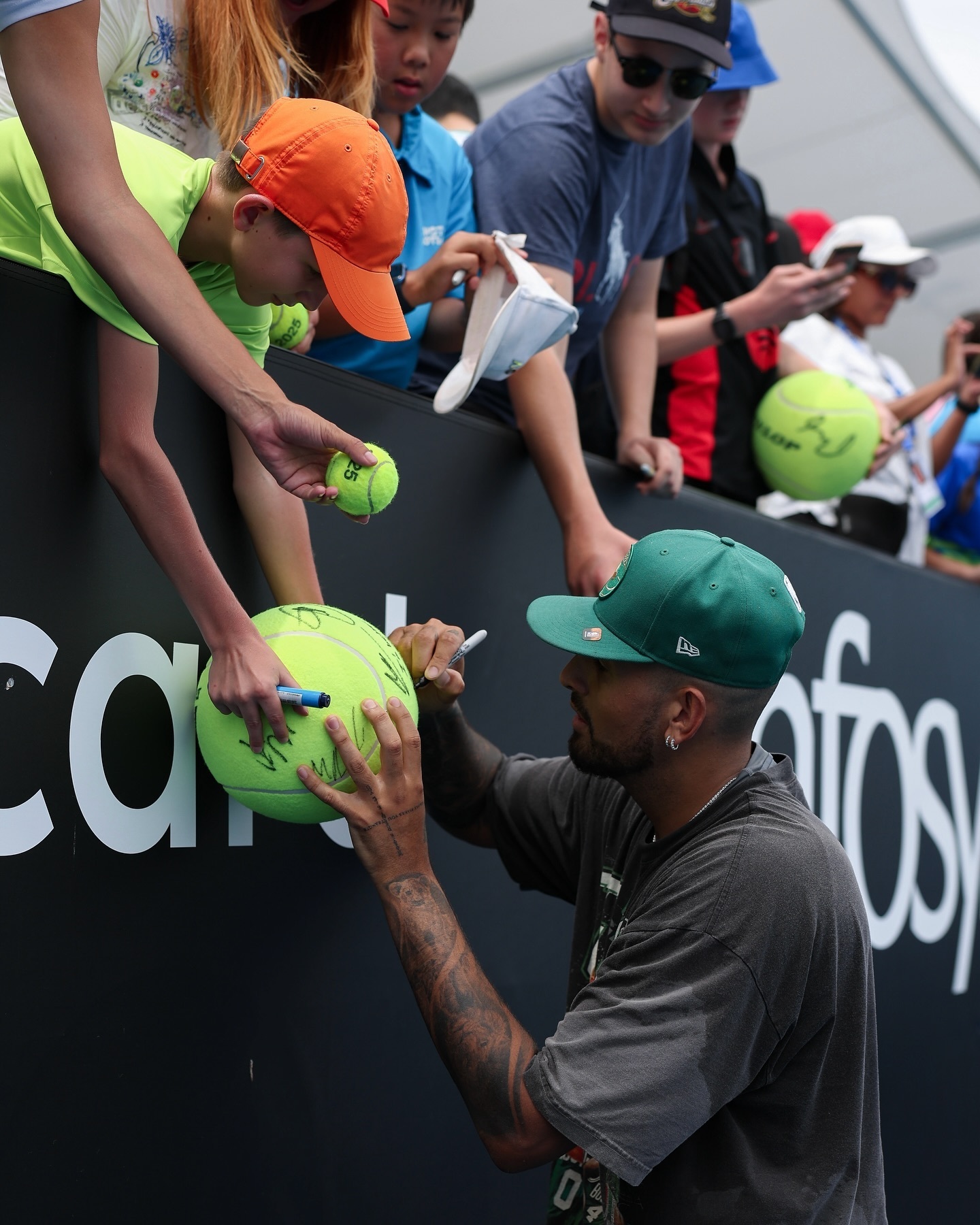 日本网球队绝杀英国网球队，克耶高斯高光表现