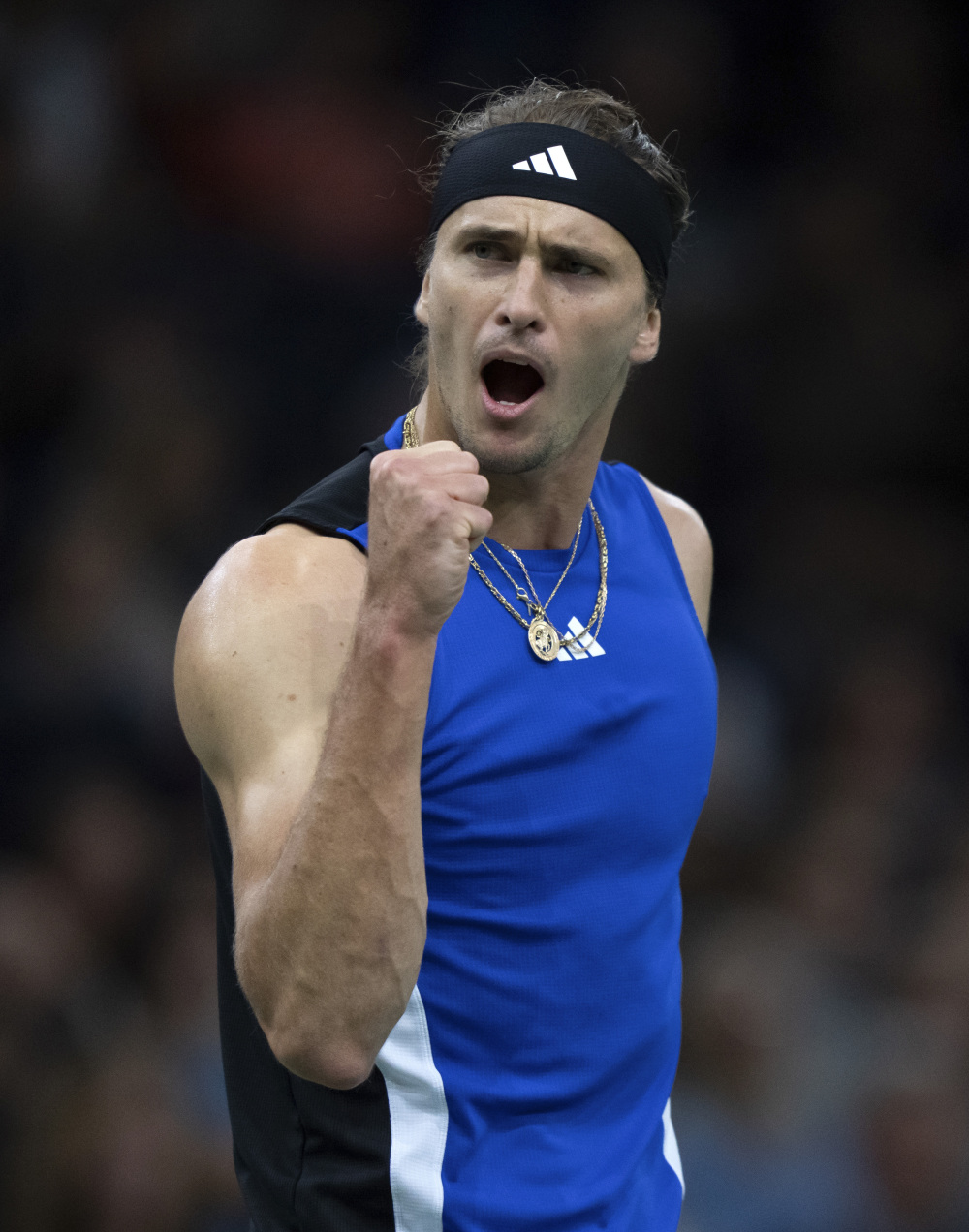 意大利网球队血洗世界网球队，兹维列夫送出助攻