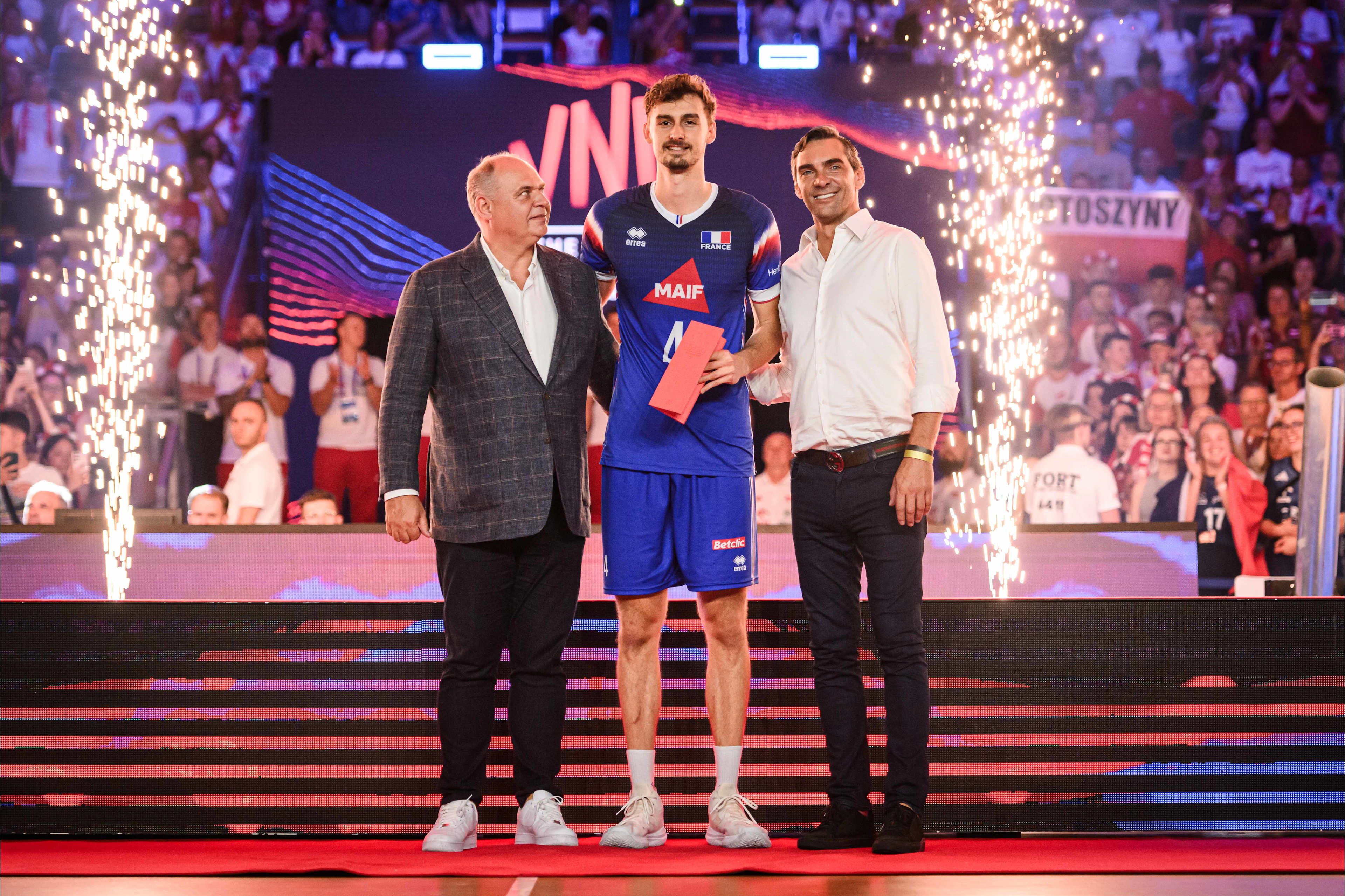 波兰队完胜奥地利队，奥恰洛夫带队取胜