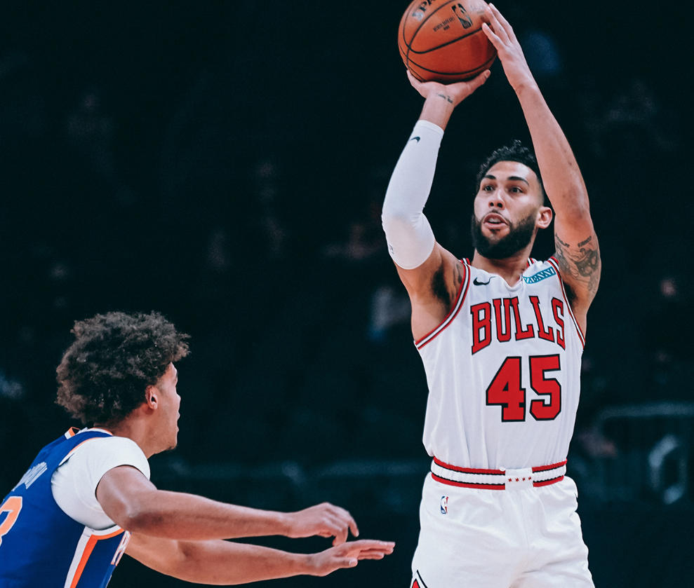 广州队险胜火箭，布克惊艳四座