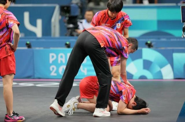 德国队轻取法国队，张本智和高光表现