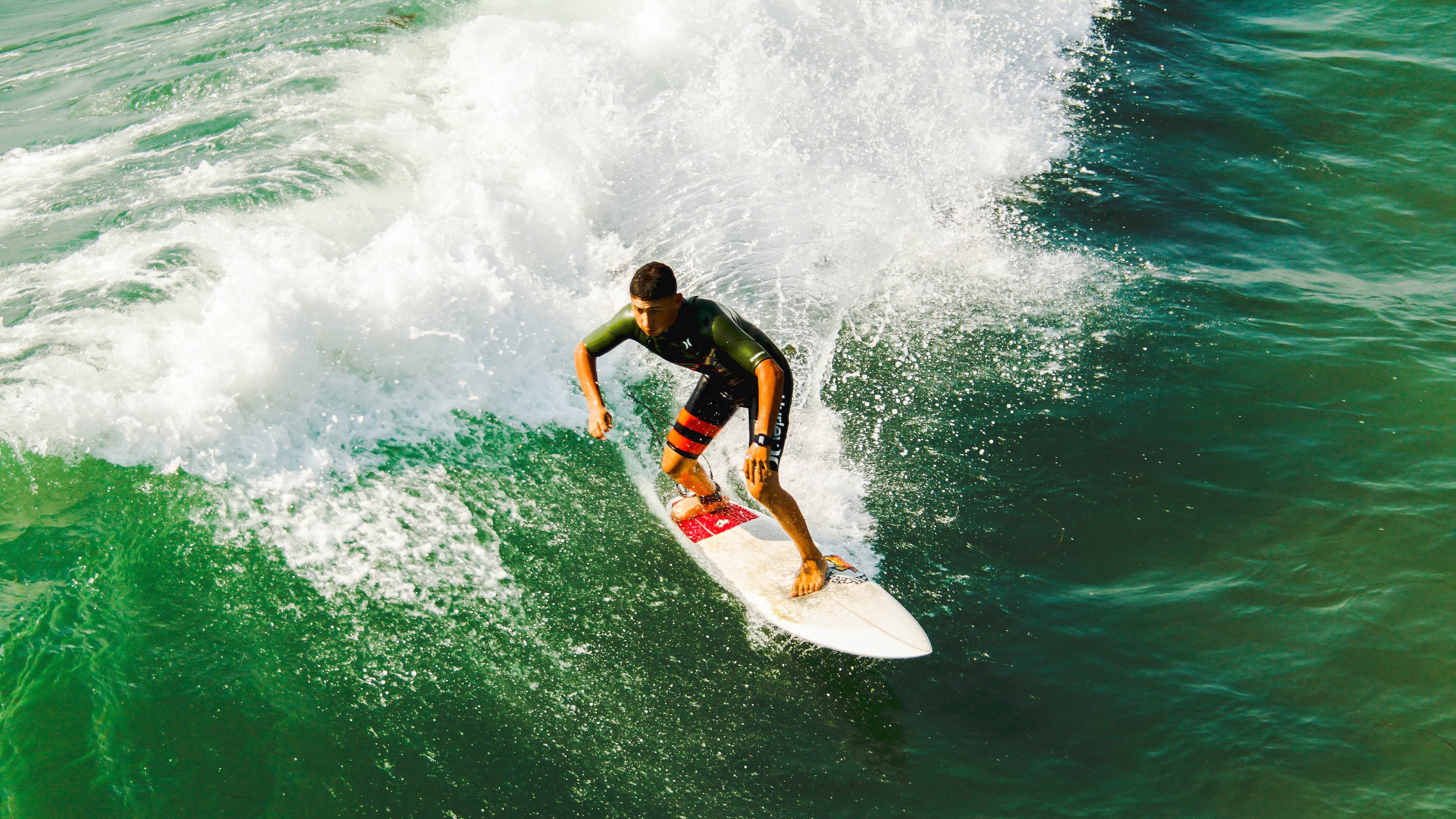 速度与节奏的双重奏，F1新赛季揭幕战焦点下的巴拉圭式掌控艺术